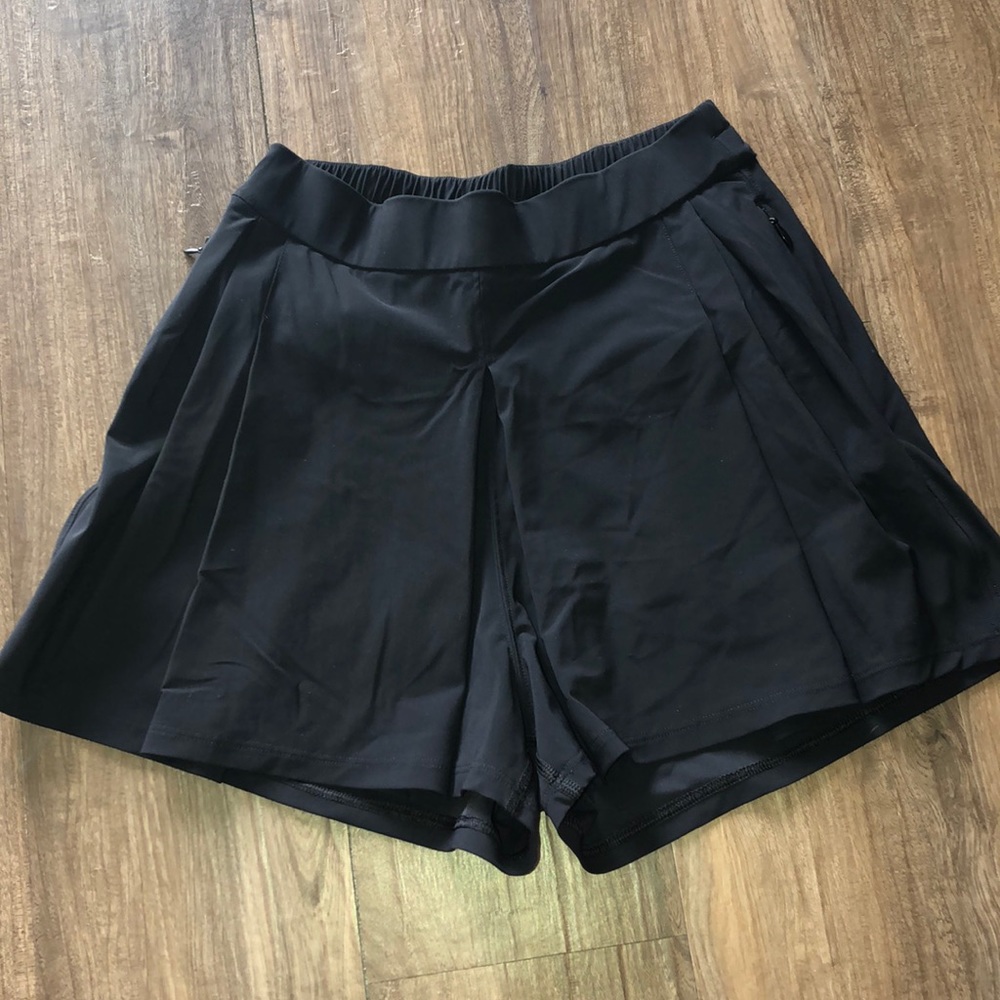Lululemon pleated shorts